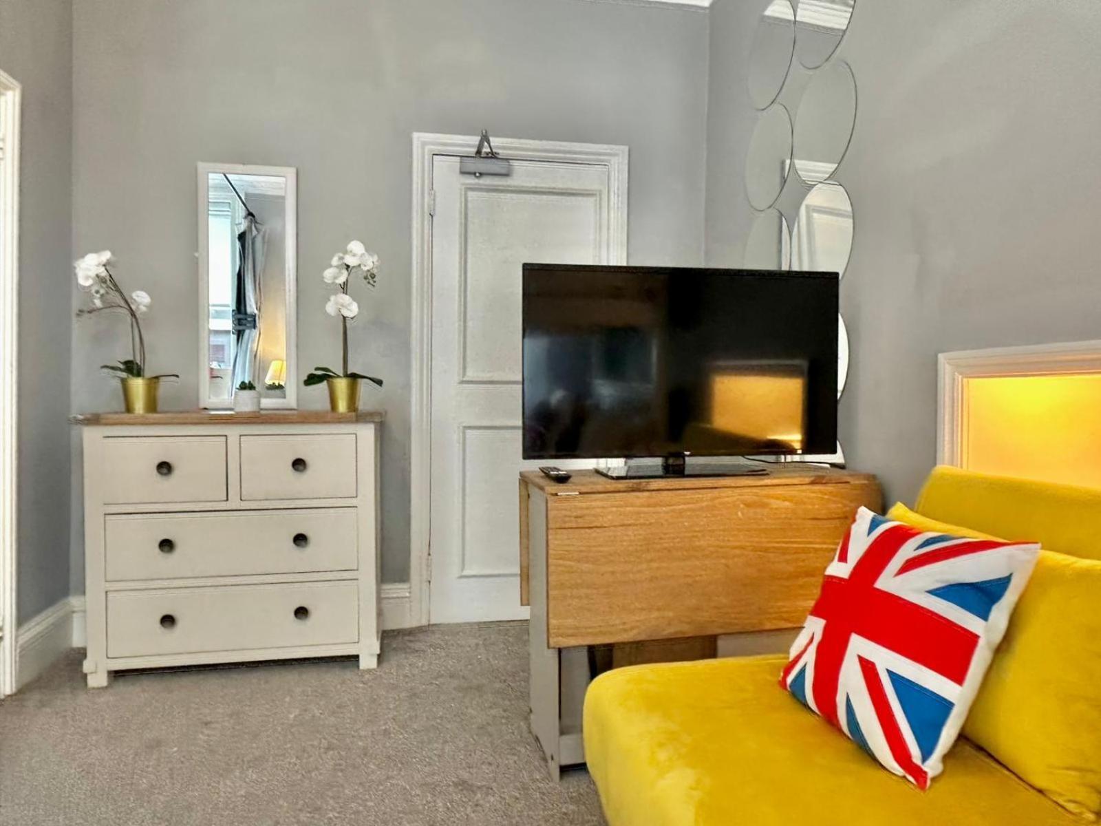 Stay In Edgware Road Guesthouse ลอนดอน ภายนอก รูปภาพ